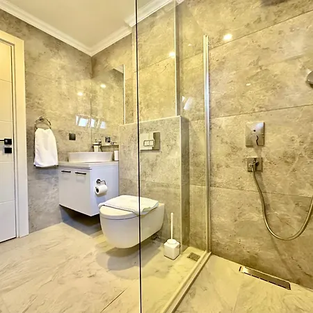 With A Pool And Sea View In Kalkan 2 דירה קס