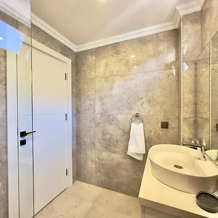 With A Pool And Sea View In Kalkan 2 דירה *