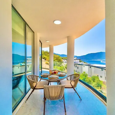 With A Pool And Sea View In Kalkan 2 קס
